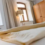 Hotel- Weingut- Moselloreley