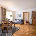 Hotel- Weingut- Moselloreley Hotel 2*