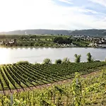 Hotel- Weingut- Moselloreley Piesport