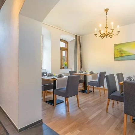 Hotel- Weingut- Moselloreley 2*