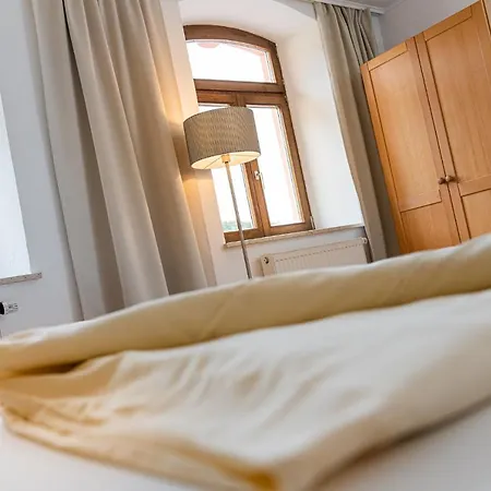 Hotel- Weingut- Moselloreley