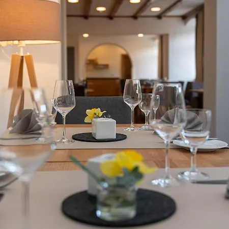 Hotel- Weingut- Moselloreley Hotel 2*