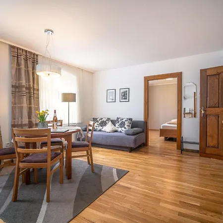 Hotel- Weingut- Moselloreley Hotell 2*