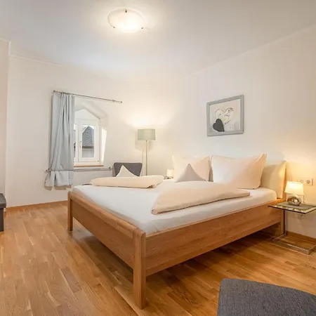 Hotel Hotel- Weingut- Moselloreley 2*