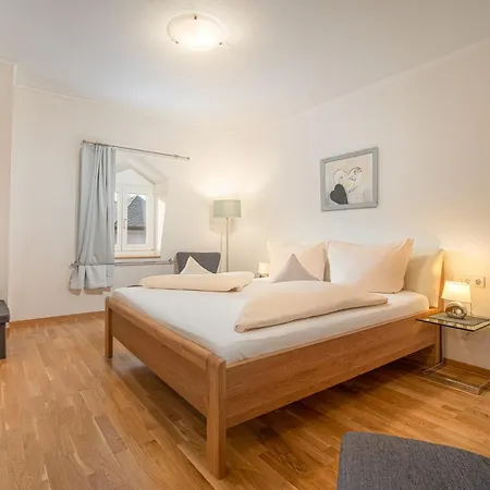 Hotell Hotel- Weingut- Moselloreley 2*