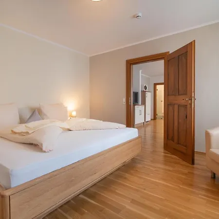 Hotel- Weingut- Moselloreley