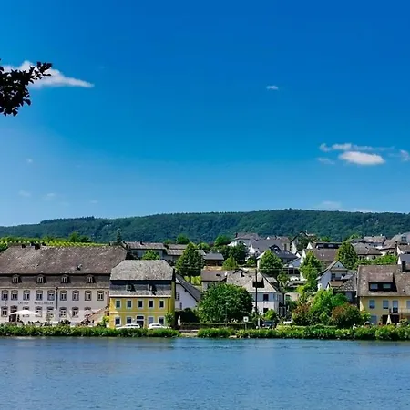 Hotel- Weingut- Moselloreley 2*