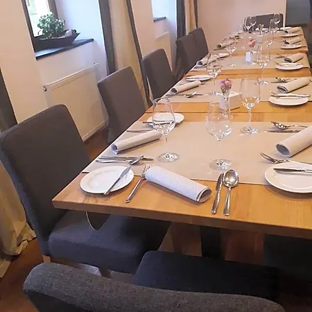 Hotel- Weingut- Moselloreley