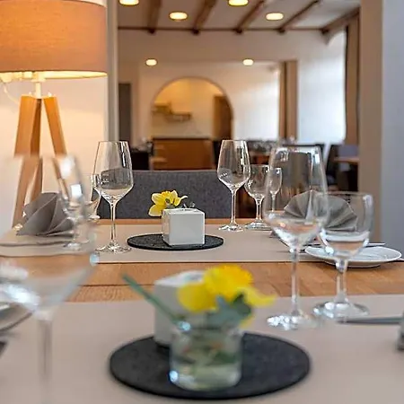 Hotel- Weingut- Moselloreley 2* Piesport