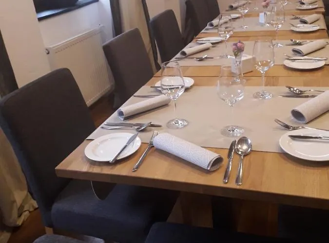 Hotel- Weingut- Moselloreley מלון