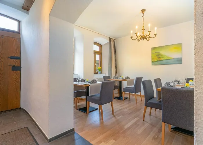 Hotel- Weingut- Moselloreley 2*