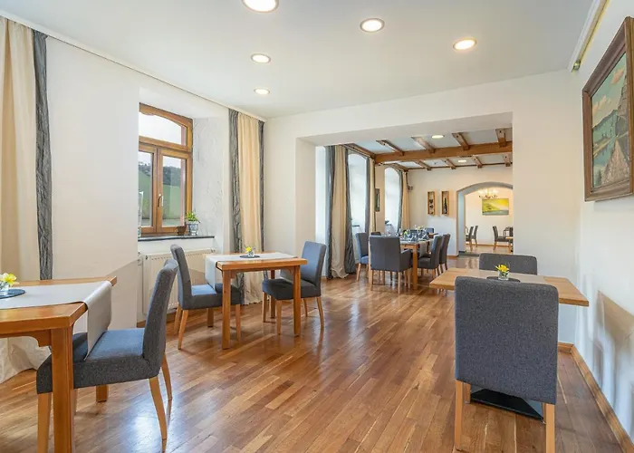 Hotel- Weingut- Moselloreley 2* פיספורט