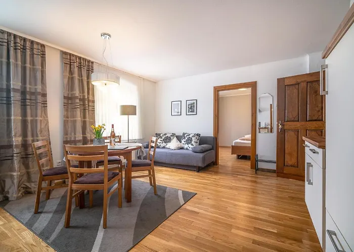 Hotel- Weingut- Moselloreley Hotel 2*